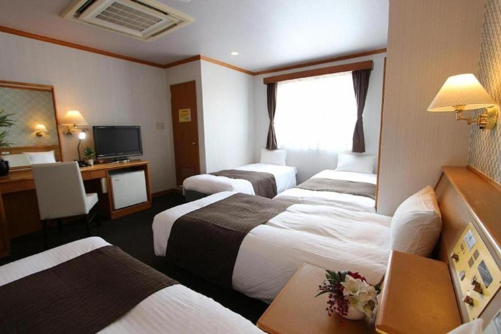 Hotel Livemax Budget Naha Tomarikou מראה חיצוני תמונה