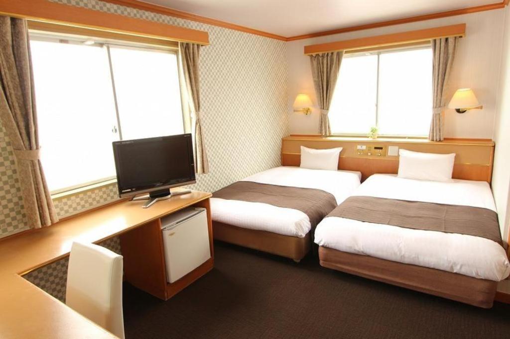 Hotel Livemax Budget Naha Tomarikou מראה חיצוני תמונה