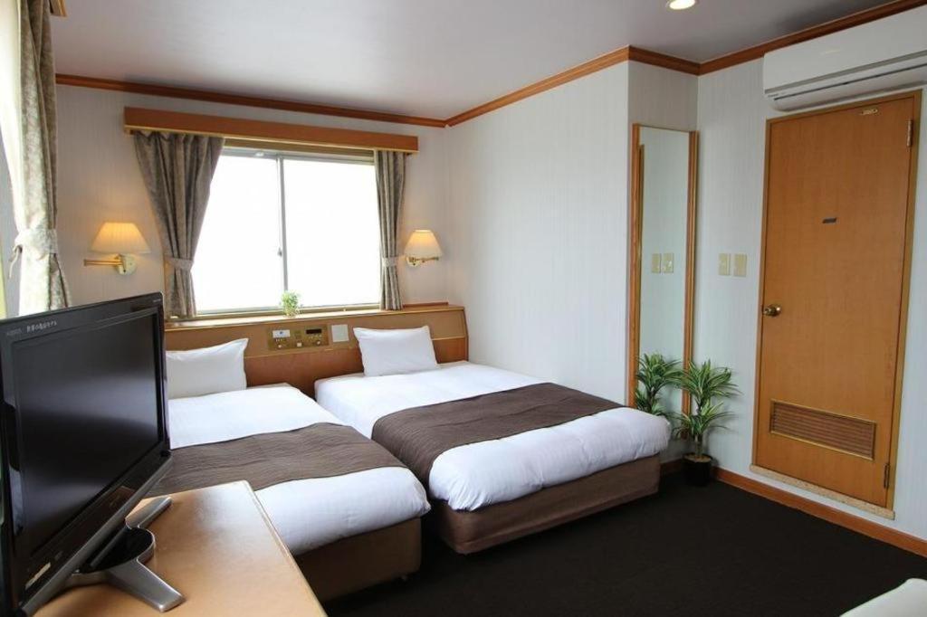 Hotel Livemax Budget Naha Tomarikou מראה חיצוני תמונה
