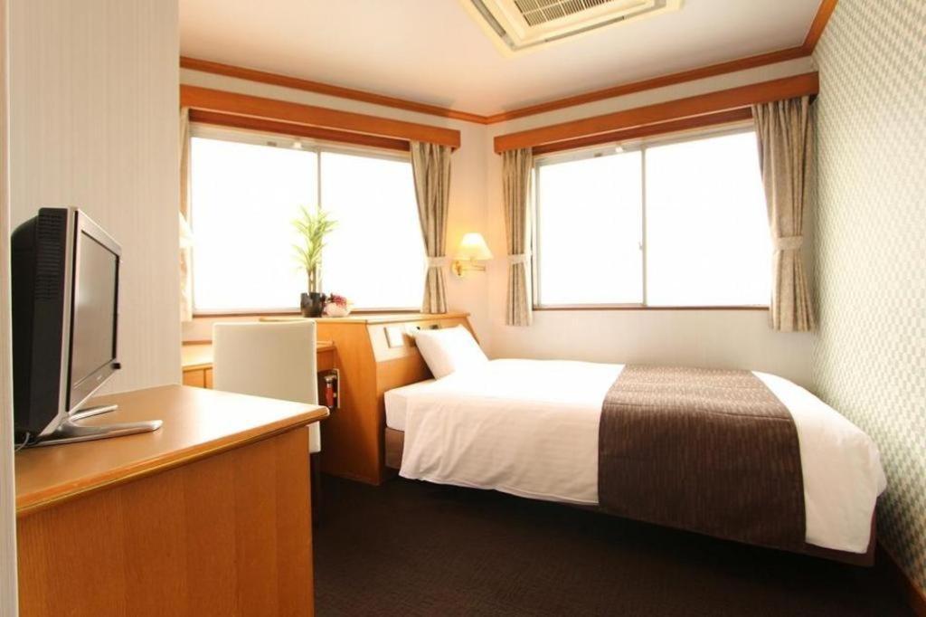 Hotel Livemax Budget Naha Tomarikou מראה חיצוני תמונה